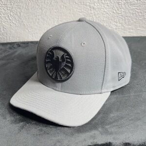 Marvel Snapback “Shield” Logo Wide-Brim Hat